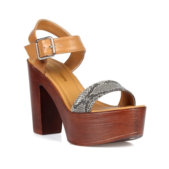 2Rigo-06 Platform Women's Clog Sandals - Picture 1 of 3